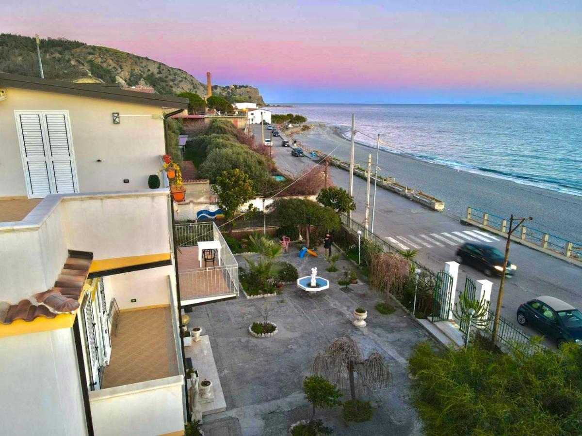 Villa Tripepi بوفا مارينا المظهر الخارجي الصورة