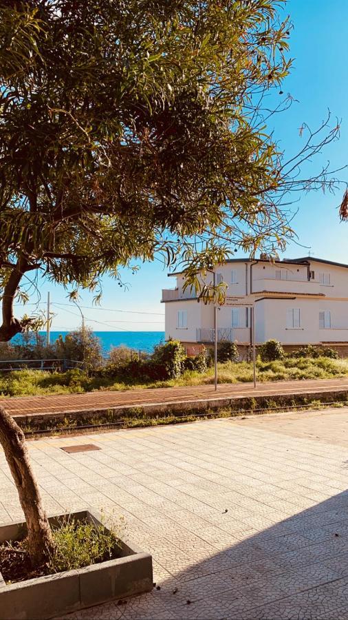 Villa Tripepi بوفا مارينا المظهر الخارجي الصورة